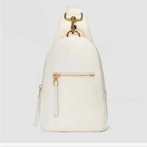 Cream crossbody bag with 2 straps